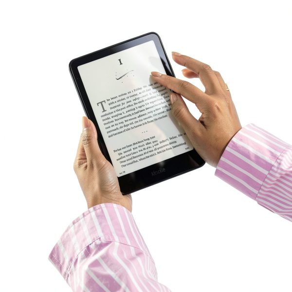 Kindle Paperwhite 16 GB E-Reader Glare-Free Screen-2